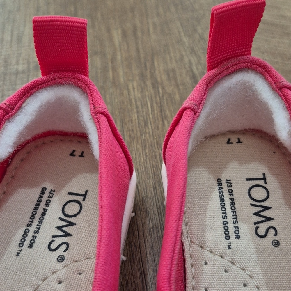 Toms Little Girl Classic Canvas Ruffle Tiny Raspberry - Picture 8 of 9